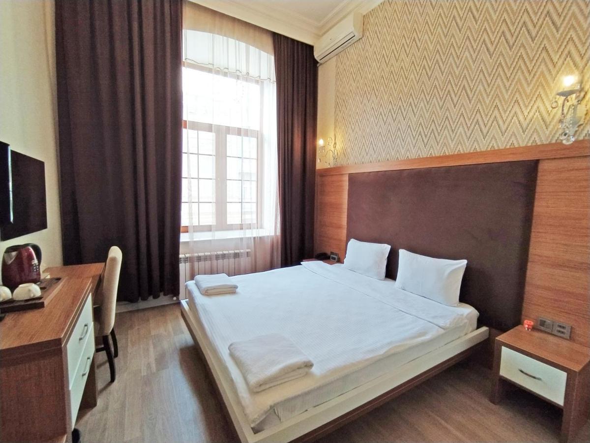 Solo Hotel On Nizami Street Bakoe Buitenkant foto