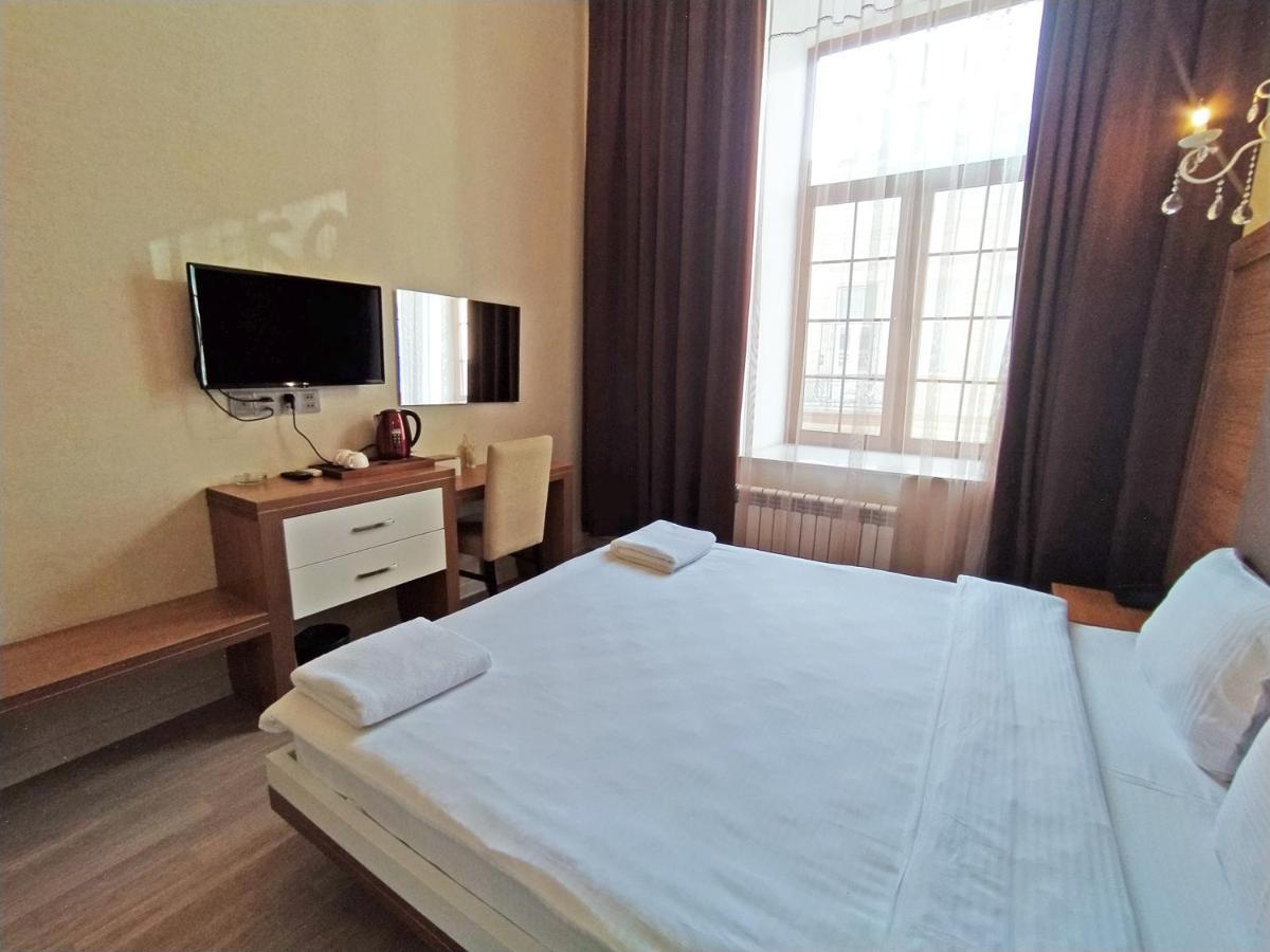 Solo Hotel On Nizami Street Bakoe Buitenkant foto