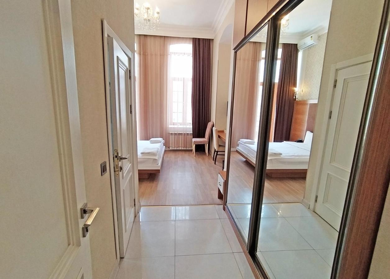 Solo Hotel On Nizami Street Bakoe Buitenkant foto